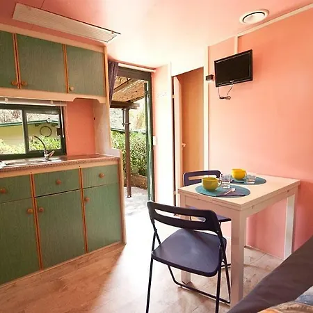 Acquaviva Village Camping ホリデーパーク *